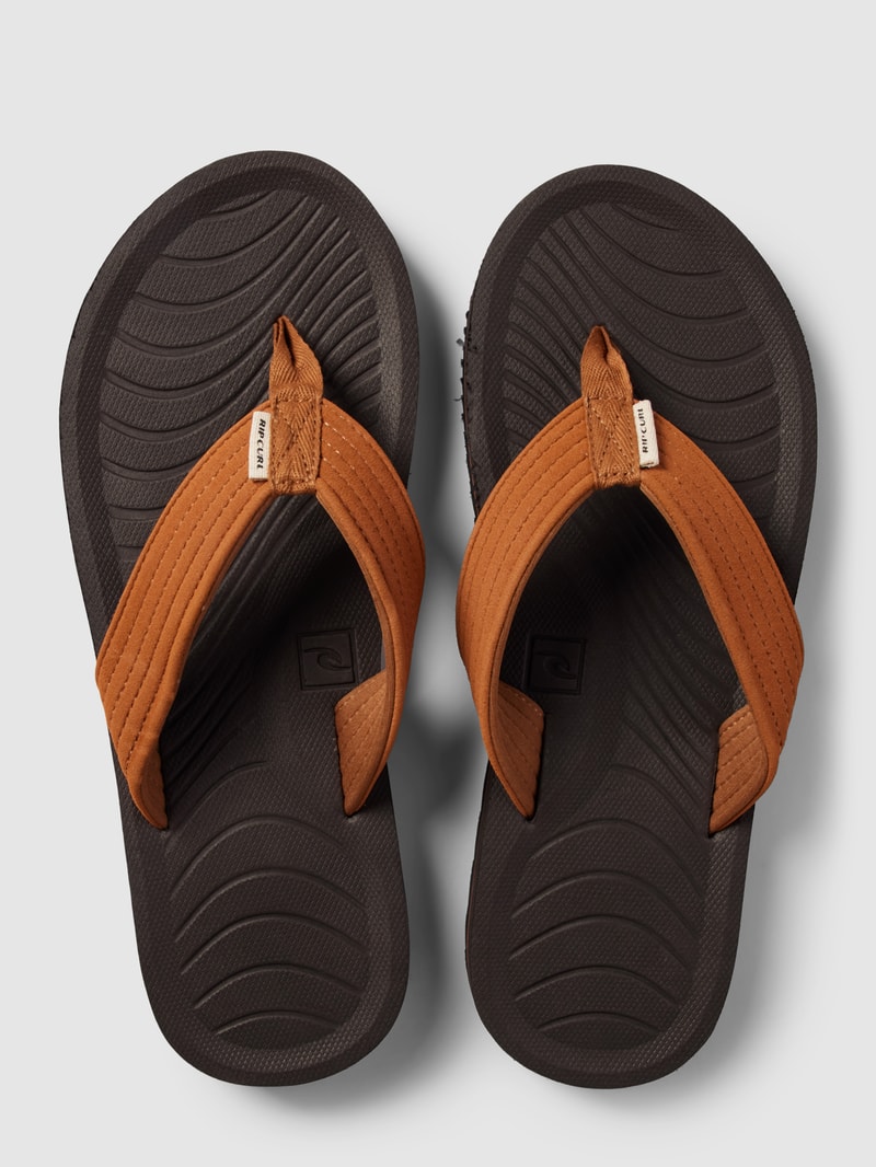 Zehentrenner mit Label-Detail Modell 'DBAH ECO' in camel