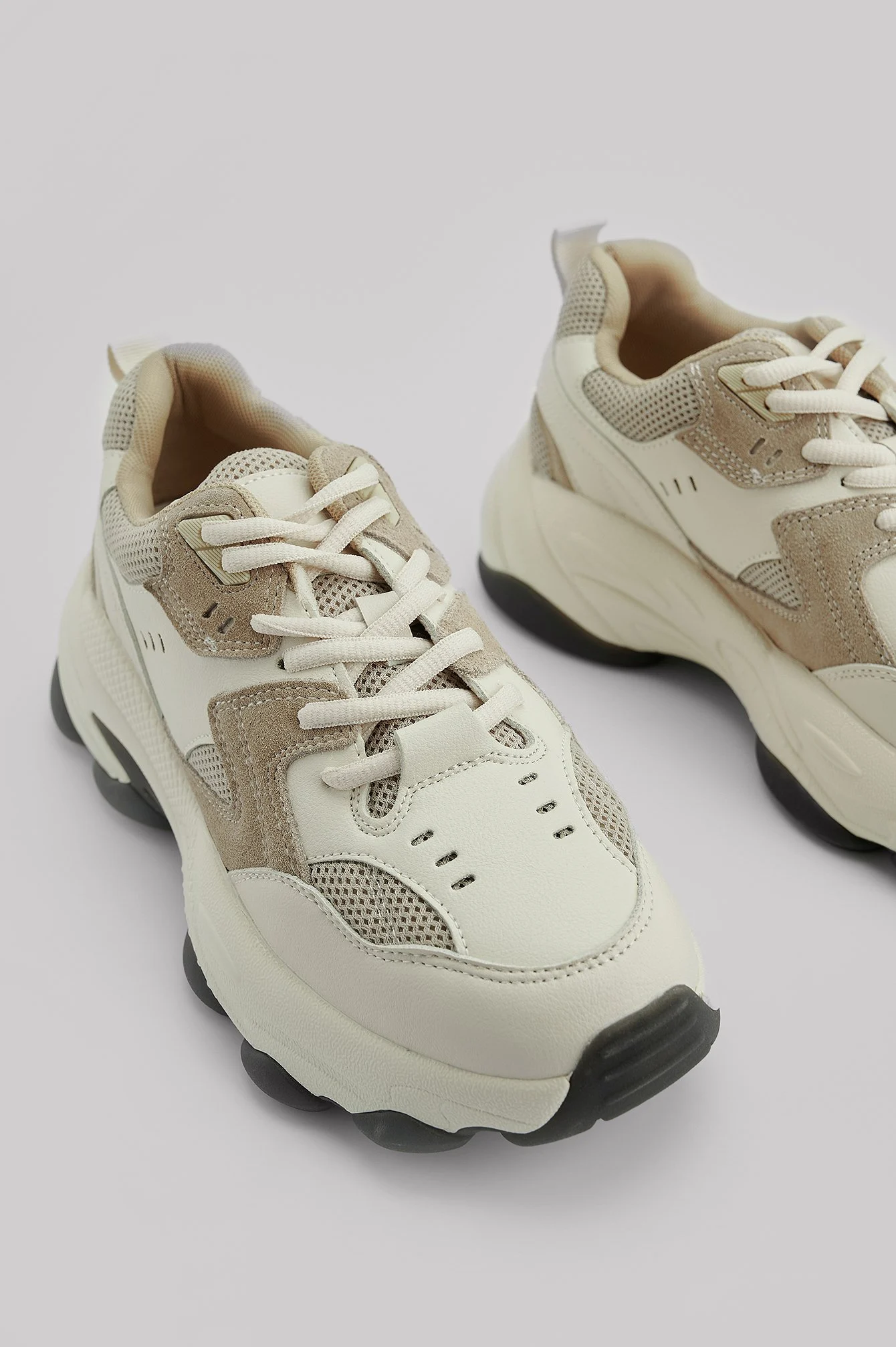 Sportschuhe mit Bubble-Sohle