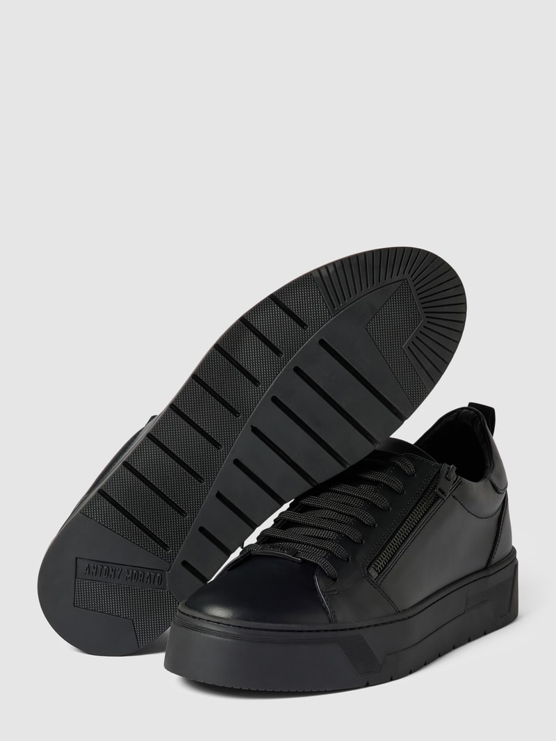 Sneaker mit Reißverschluss in schwarz