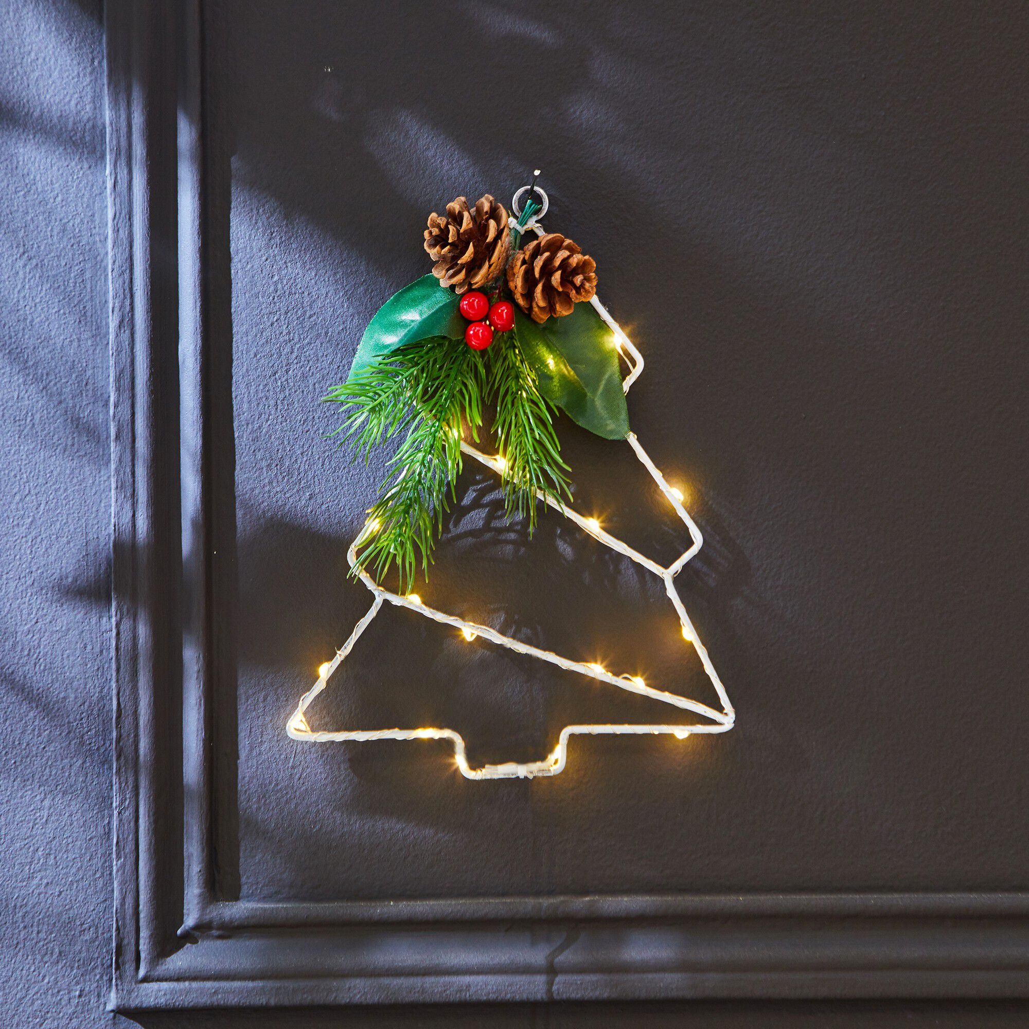 Suspension murale sapin lumineux