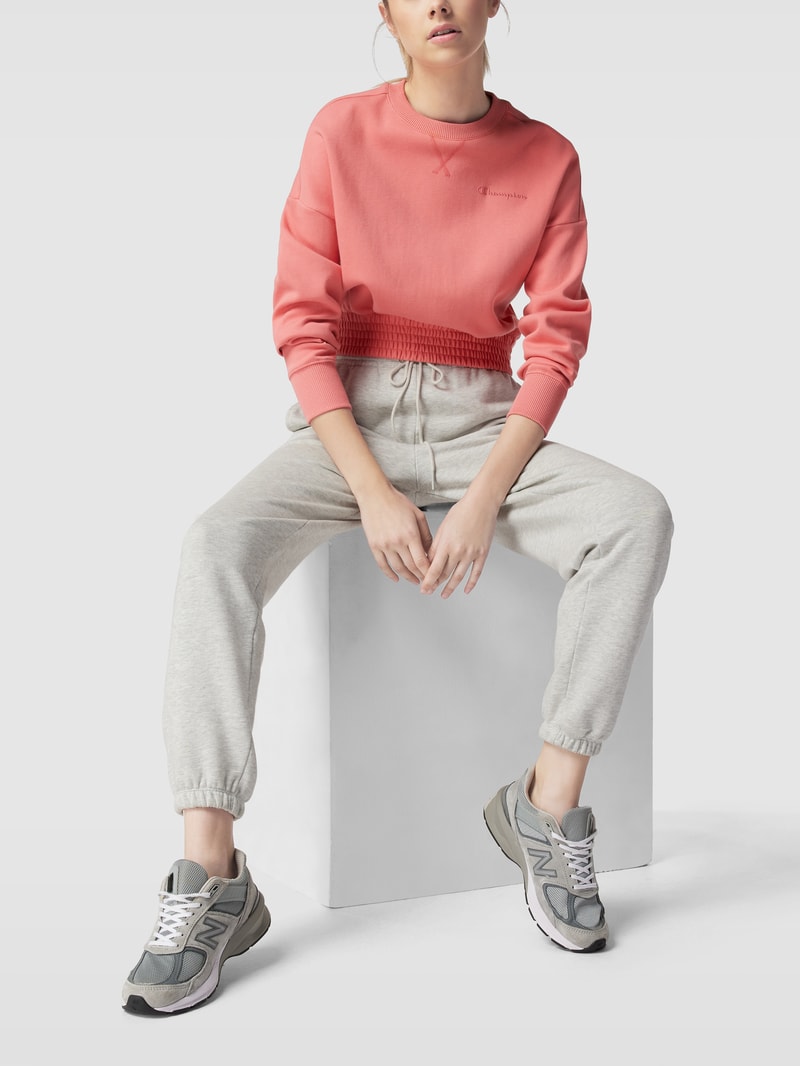 Cropped Sweatshirt mit Label-Details in fuchsia