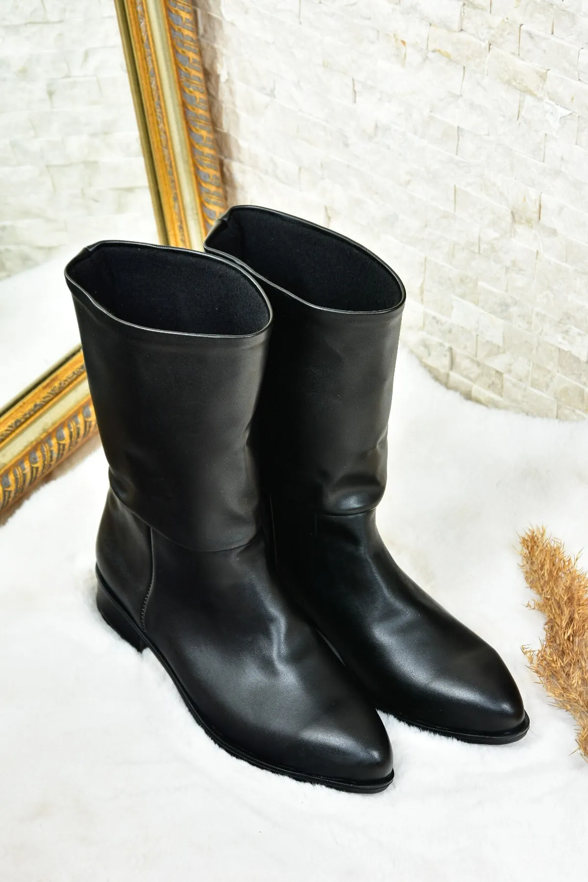 Fox Shoes  Schwarze Daily-Damenstiefel mit flacher Sohle L726597709