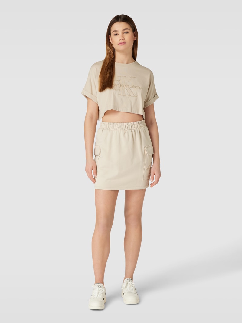 Minirock mit Label-Stitching Modell 'EMBROIDERED' in sand