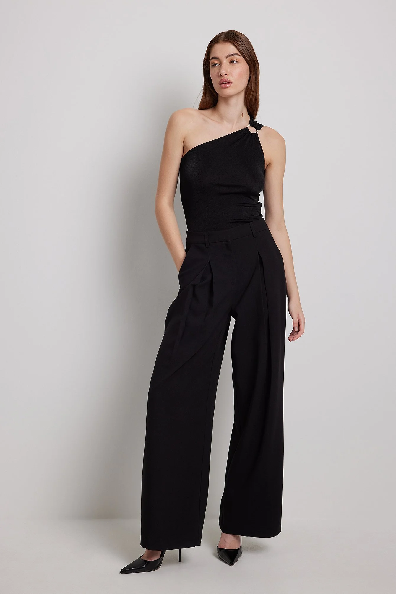 One-Shoulder-Oberteil mit Schnalle