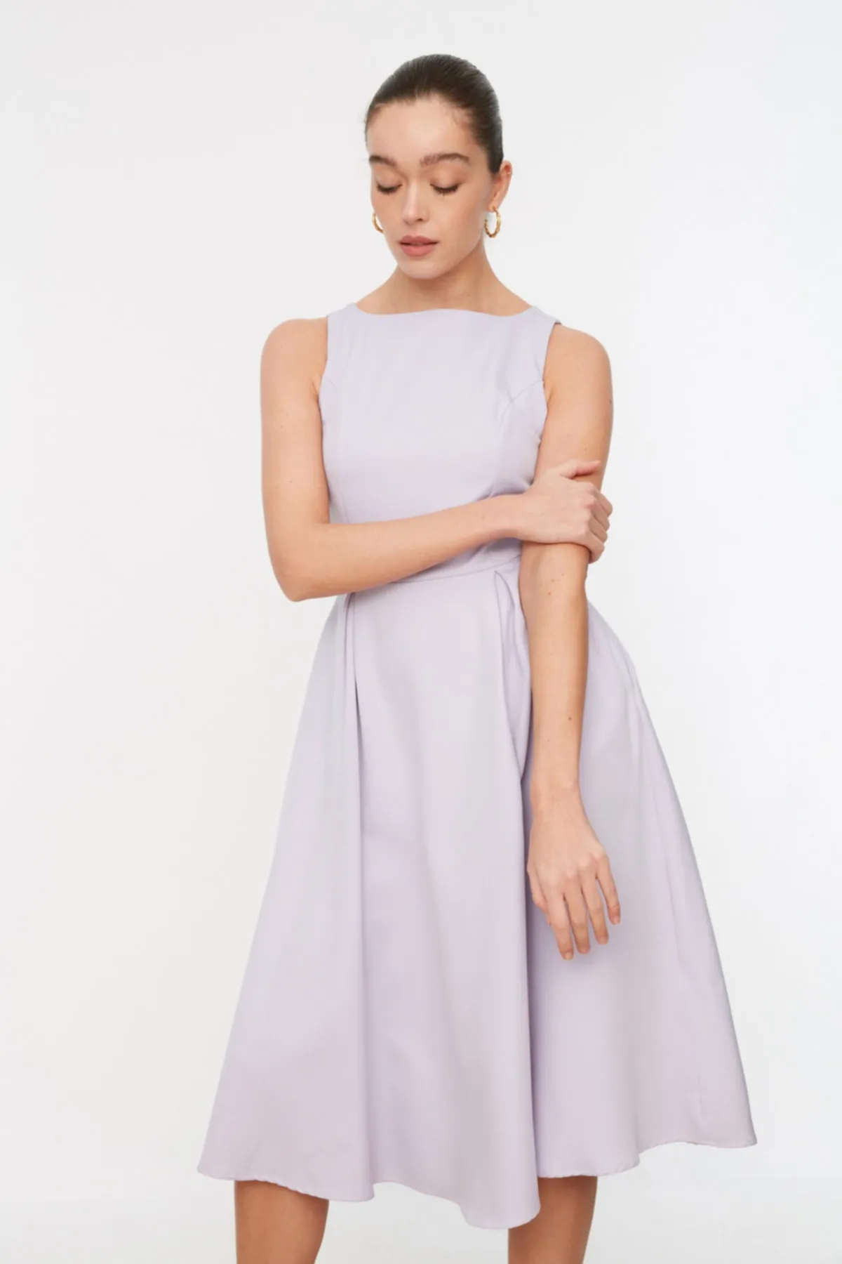 Trendyol Collection  Lilafarbenes, plissiertes Webkleid TWOSS20EL0980