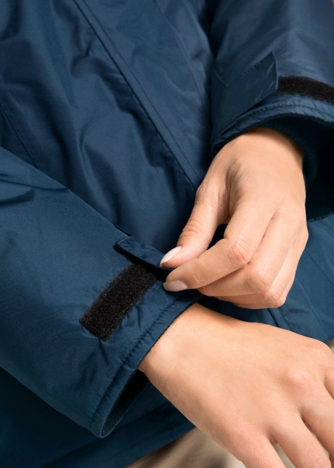 Jacke mit abnehmbarer Kapuze