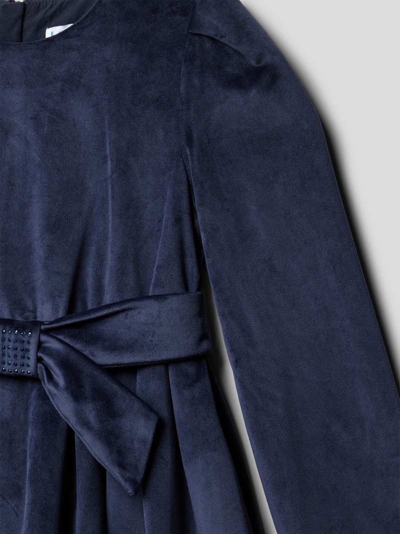 Knielanges Kleid mit Taillengürtel in marineblau