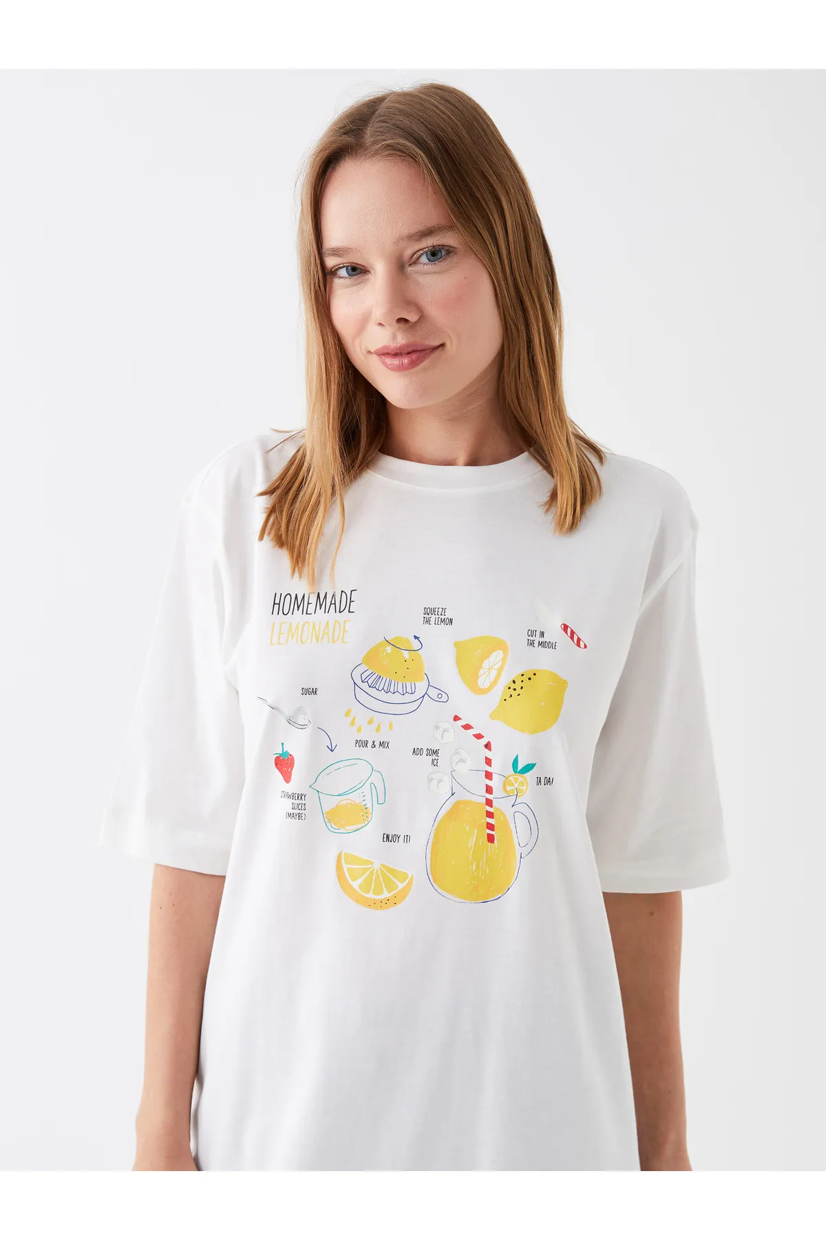 LC Waikiki  Bedruckte, kurzärmlige Oversize-Damentunika mit Rundhalsausschnitt