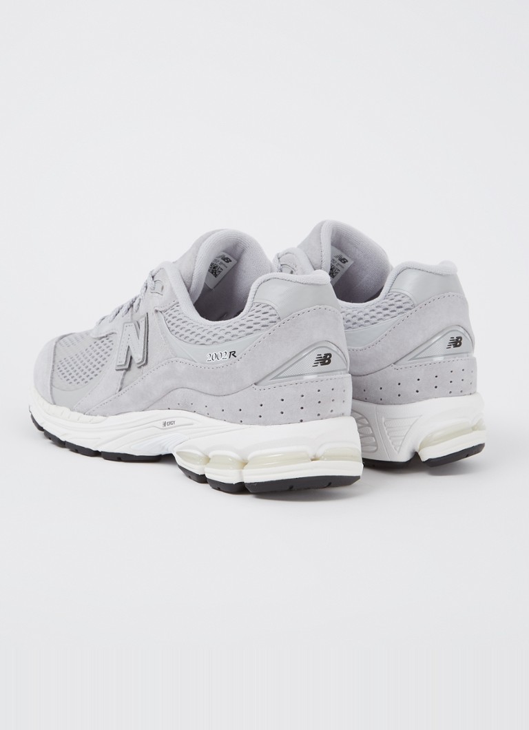 Zamszowe buty sportowe New Balance 2002R z detalami z siateczki
