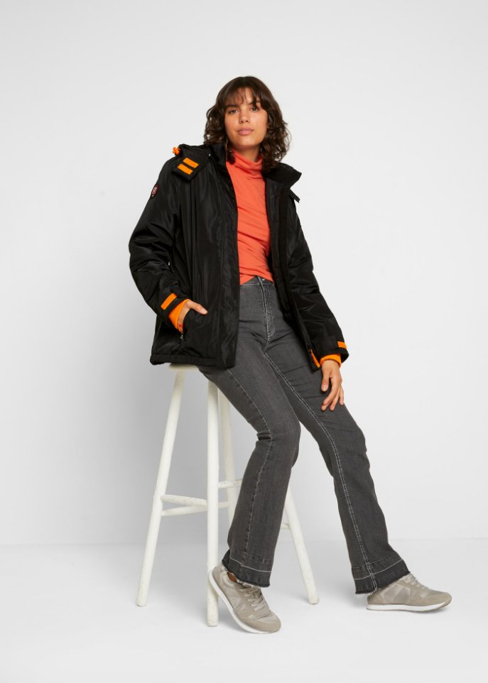 Jacke mit abnehmbarer Kapuze