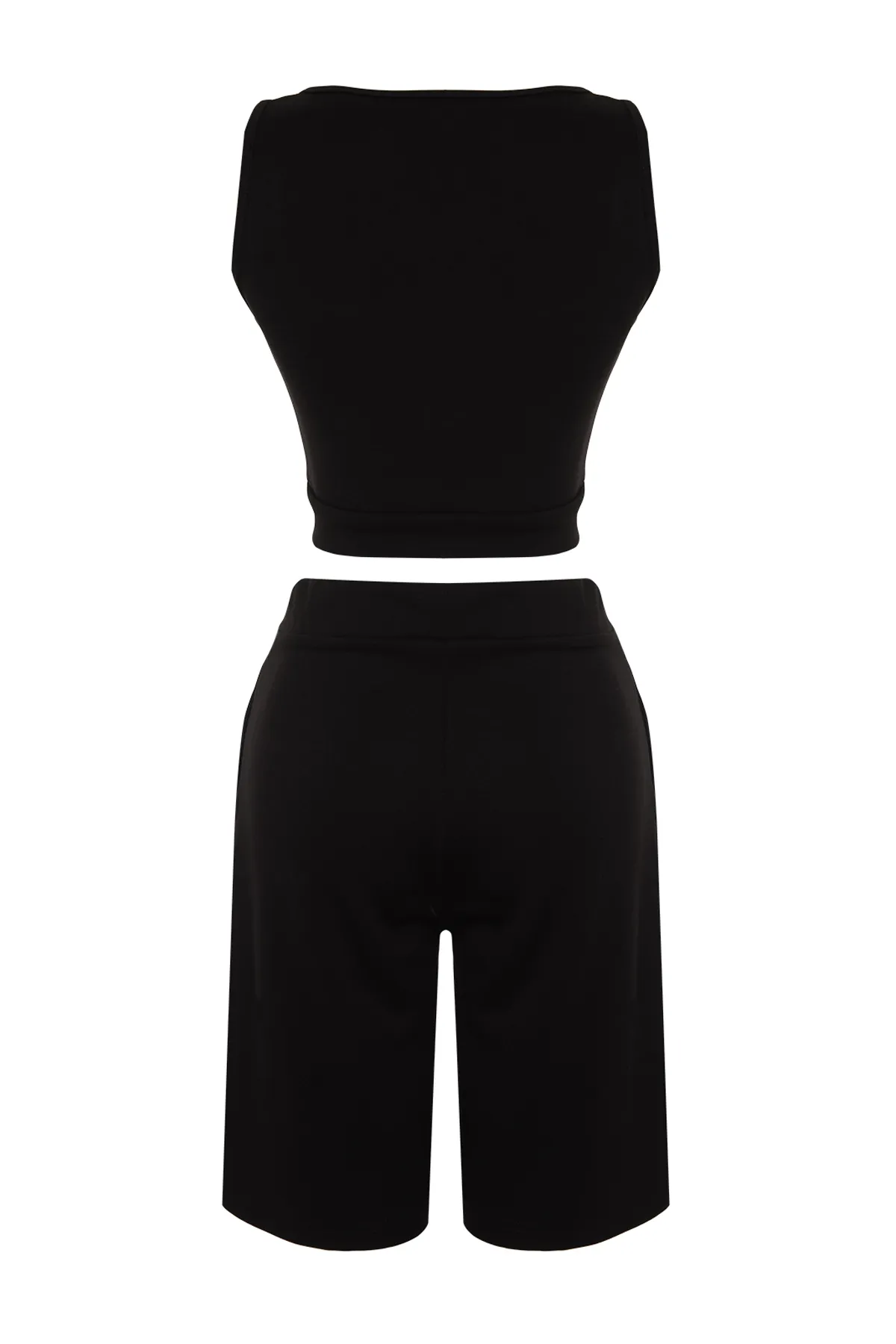 Trendyol Collection  Black Label Detailliertes Set aus Oberteil und Unterteil aus flexiblem Strick mit weicher Textur TWOSS24AU00127