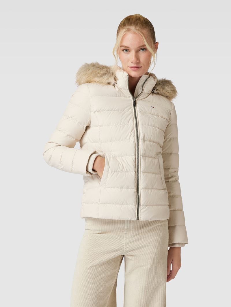Steppjacke mit Label-Stitching in offwhite