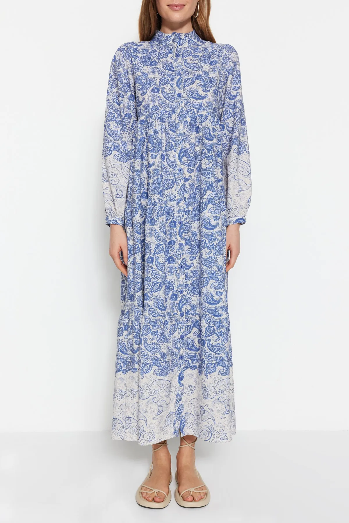 Trendyol Modest  Blaues, gewebtes Hemdkleid mit ethnischem Muster und vorherrschendem Kragen in Leinenoptik TCTSS23EB00286