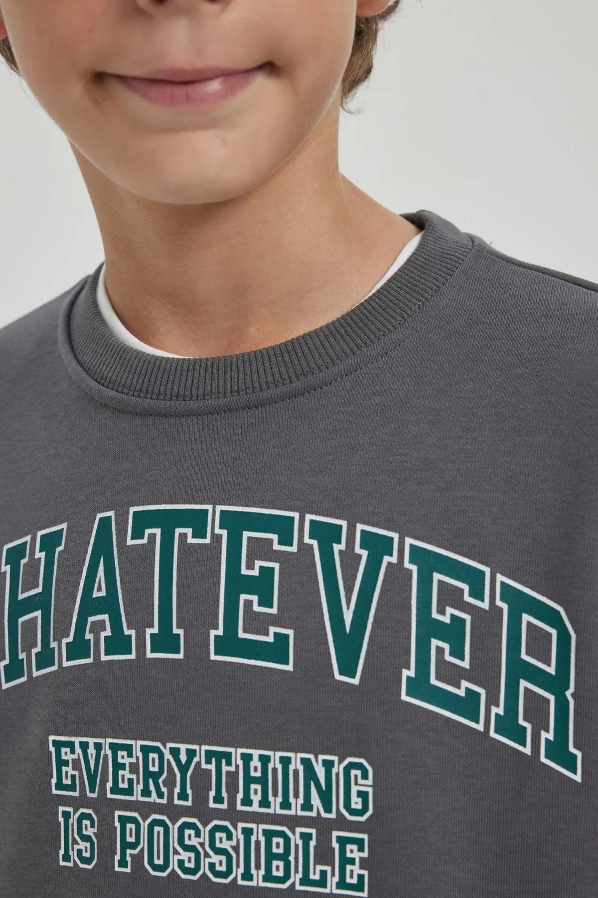 DeFacto  Zweiteiliges Set aus bedrucktem Sweatshirt und Trainingshose für Jungen