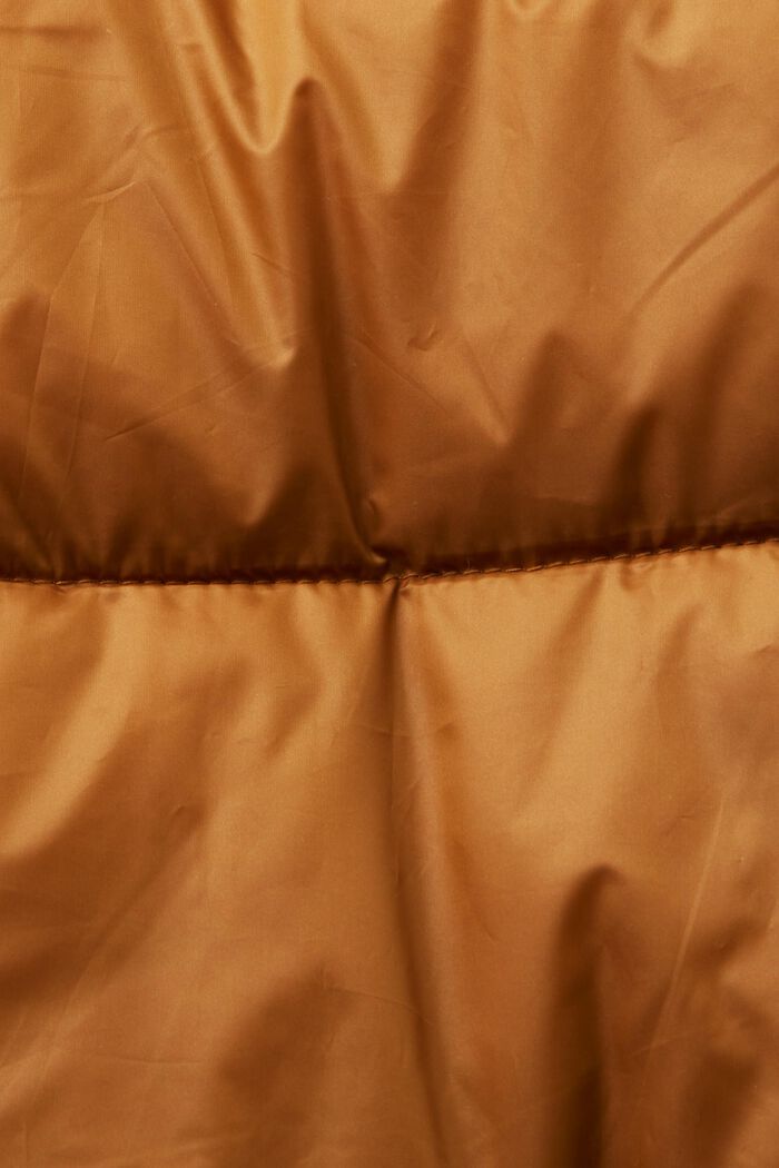 Recycelt: Pufferjacke mit Kapuze