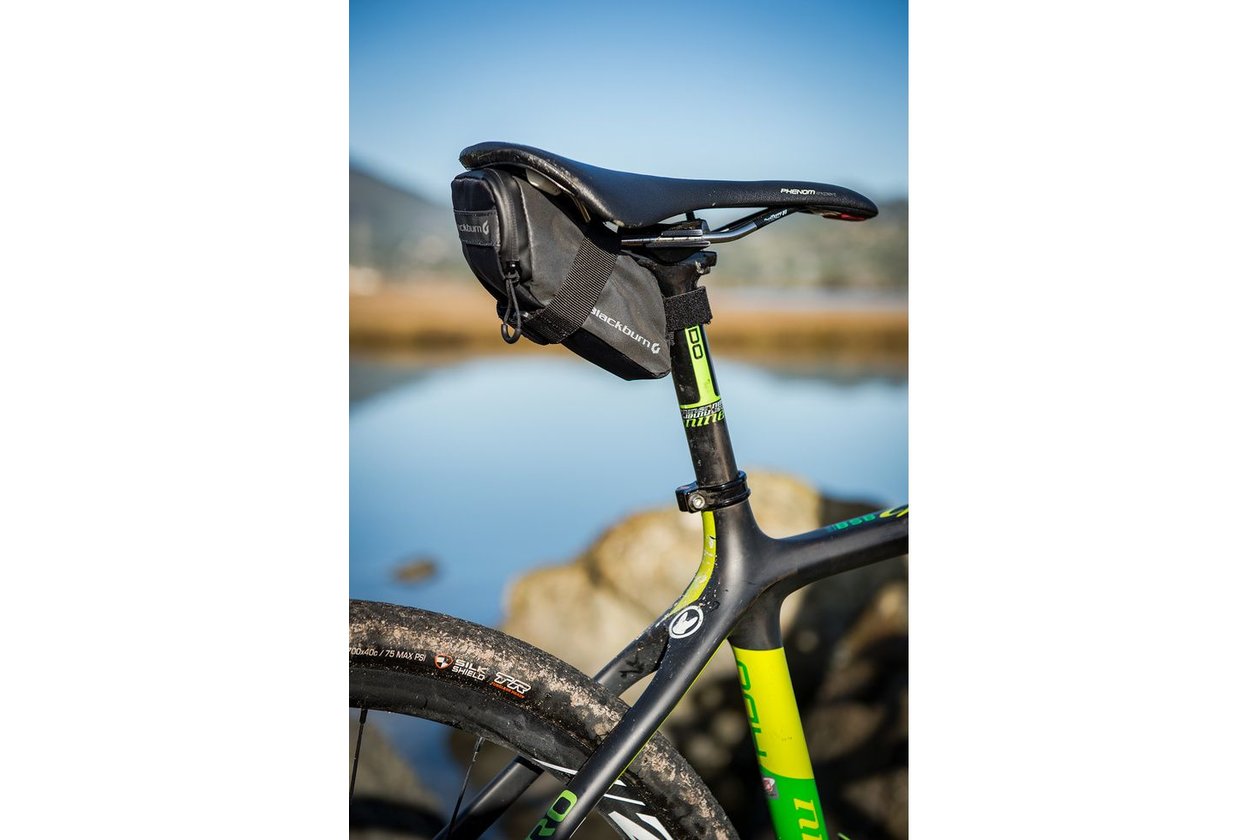 Blackburn Grid Sattelstasche medium