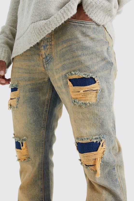 Slim-Fit Schlagjeans mit Rissen