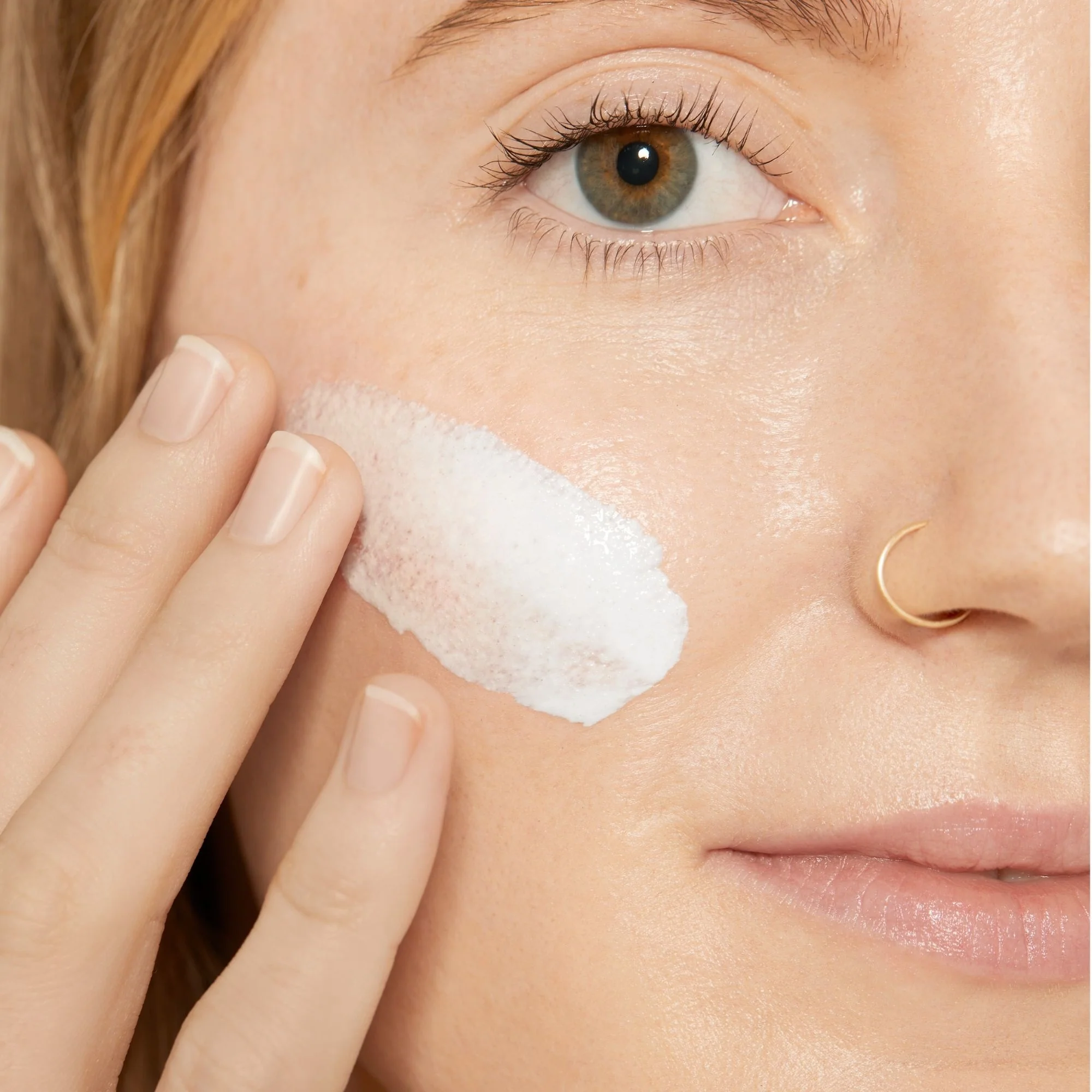 Sun Care PoreScreen SPF40 - Vysoko ochranný opaľovací krém na tvár.