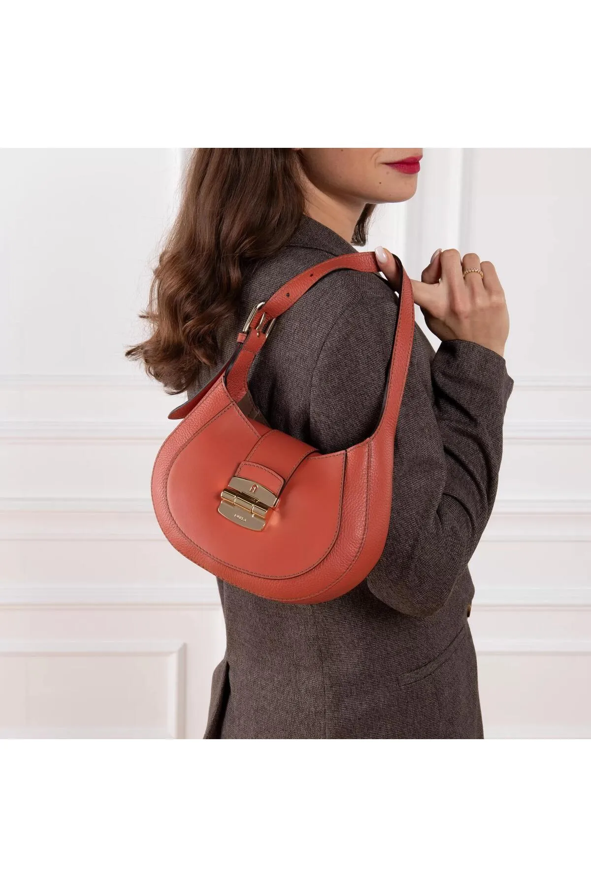 FURLA  Club 2 S Hobo Cannella