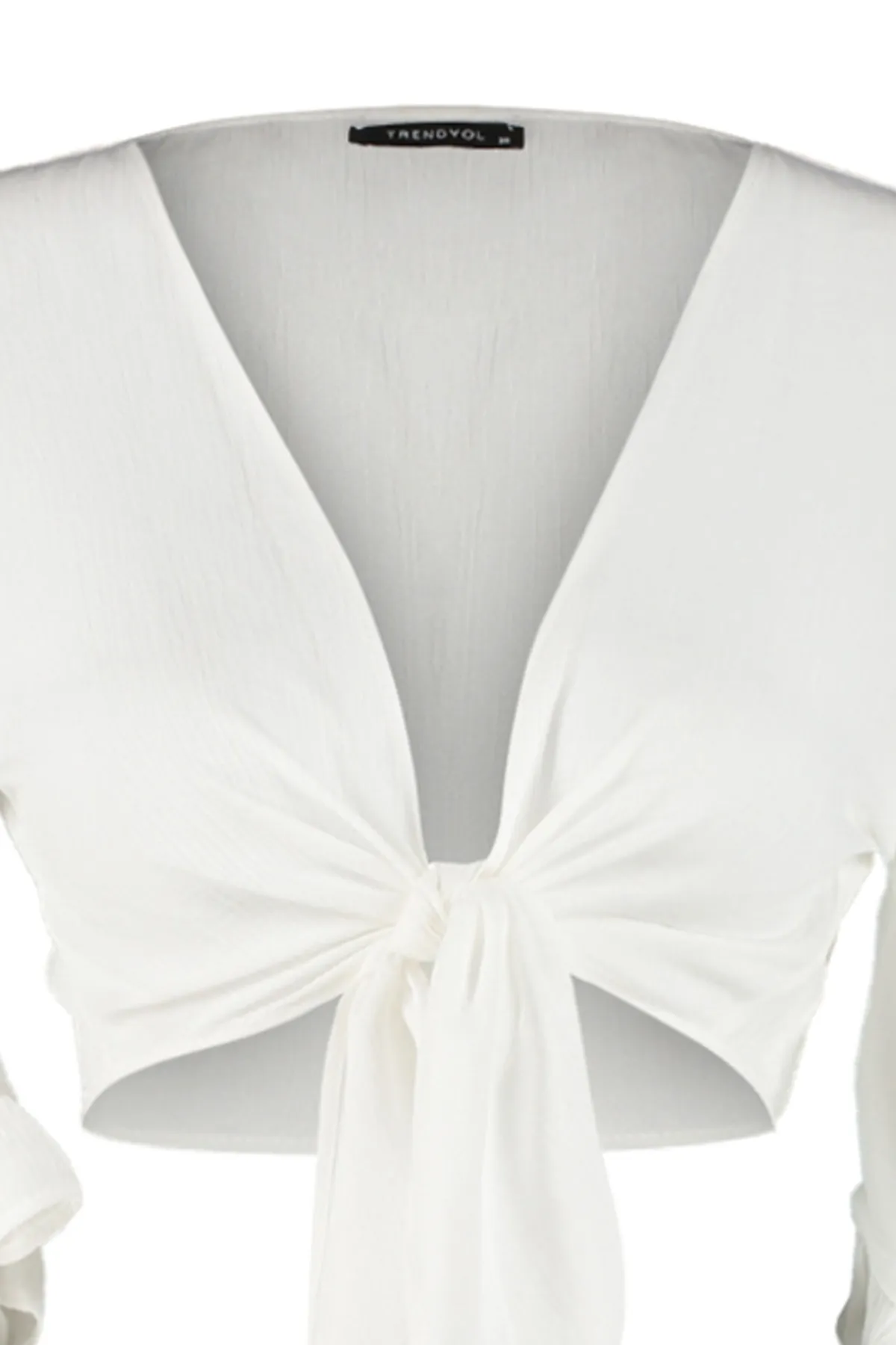 Trendyol Collection  Ecrufarbene Crop-Bluse mit gewebtem Volant TBESS19BB0095