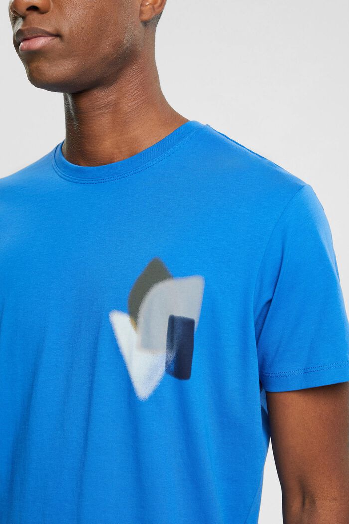T-Shirt mit Print auf Brusthöhe