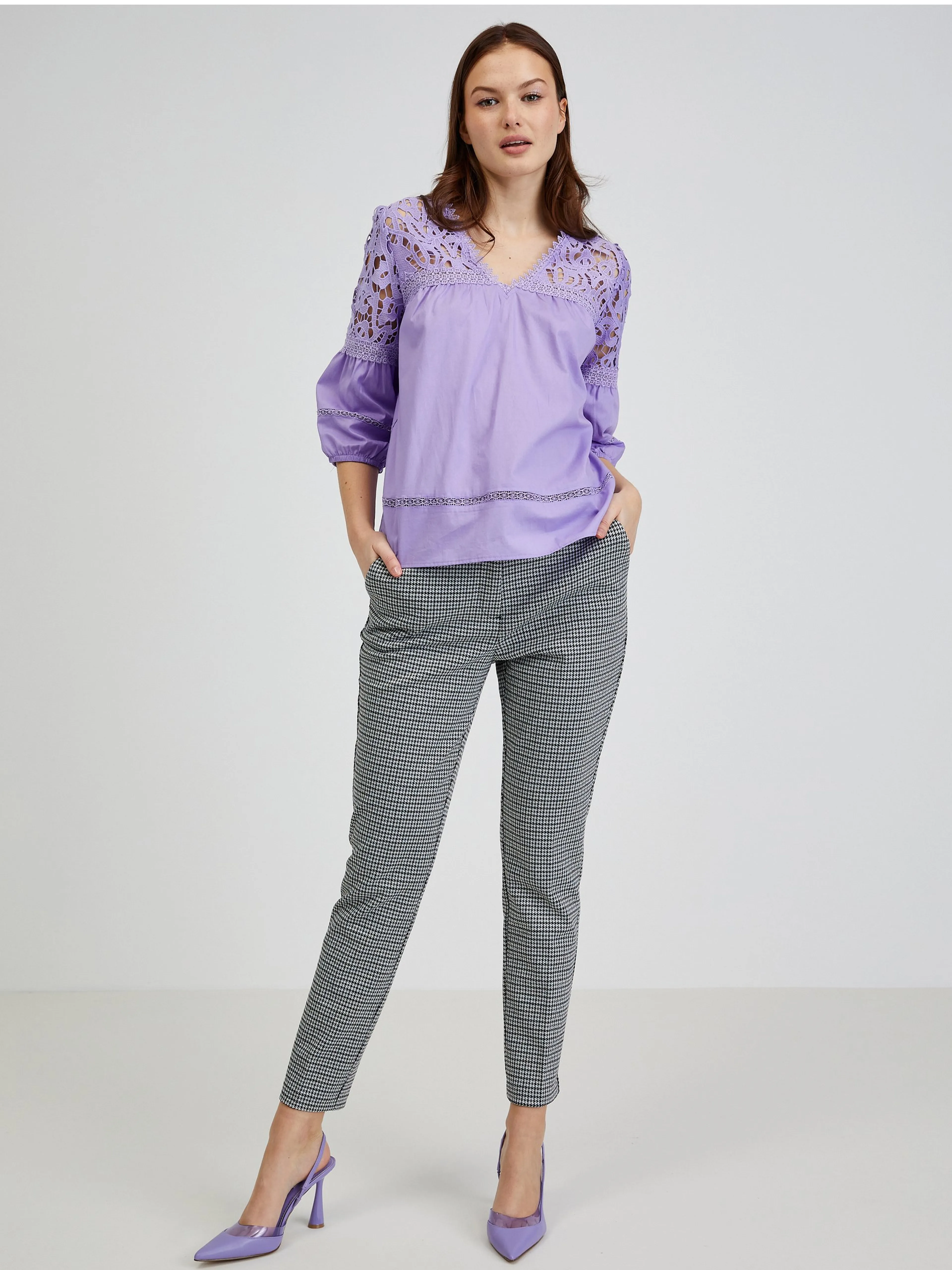Hellviolette Bluse mit Spitze ORSAY