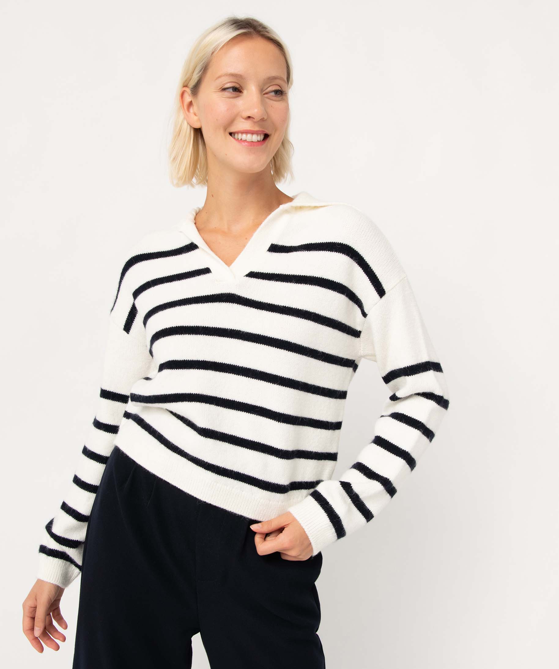 Pull à rayures coupe courte avec grand col femme raye | GEMO