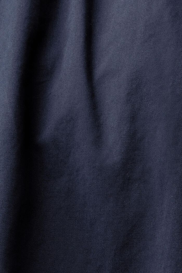 Chino mit Cargotasche