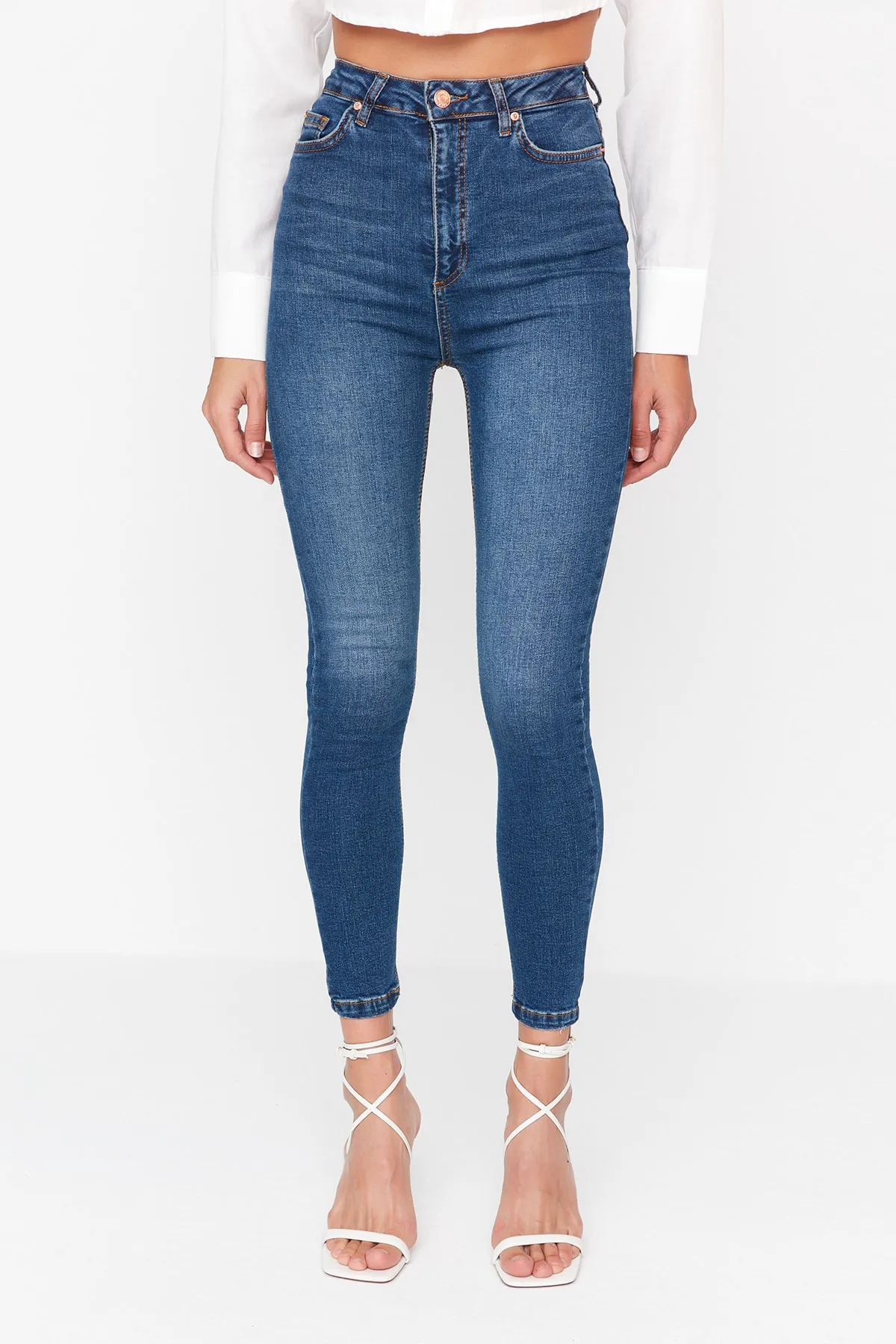 Trendyol Collection  Blaue Skinny Jeans mit hoher Taille TWOAW22JE0366