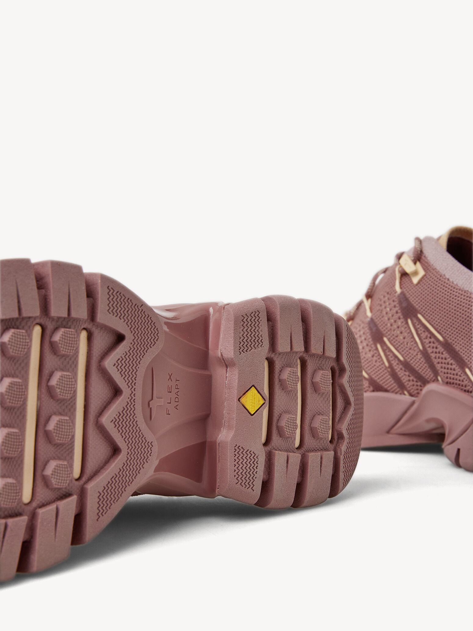 Chaussure de randonnée T-1141 - rouge