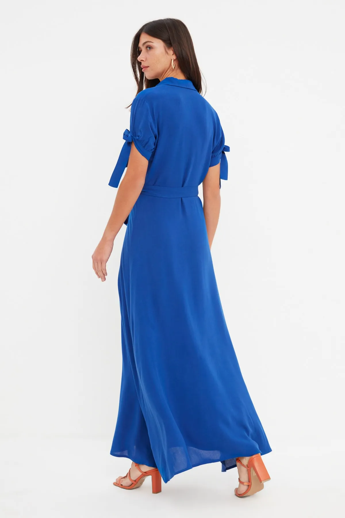 Trendyol Collection  Marineblaues, gewebtes Hemdkleid mit Gürtel TWOSS20EL0879