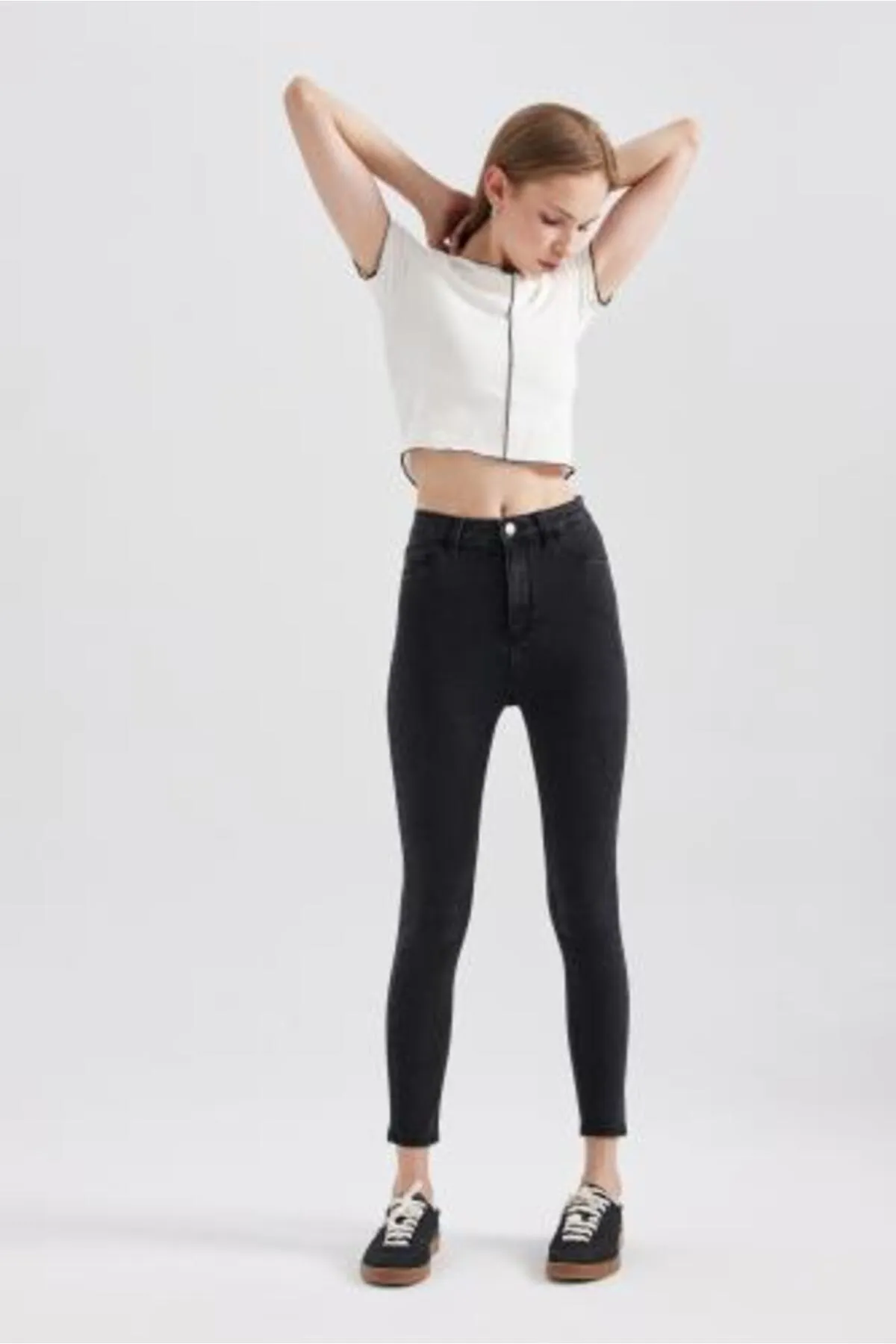 DeFacto  Jegging-Jeans mit hoher Taille, schmalem Bein und langer Länge A5819ax23au