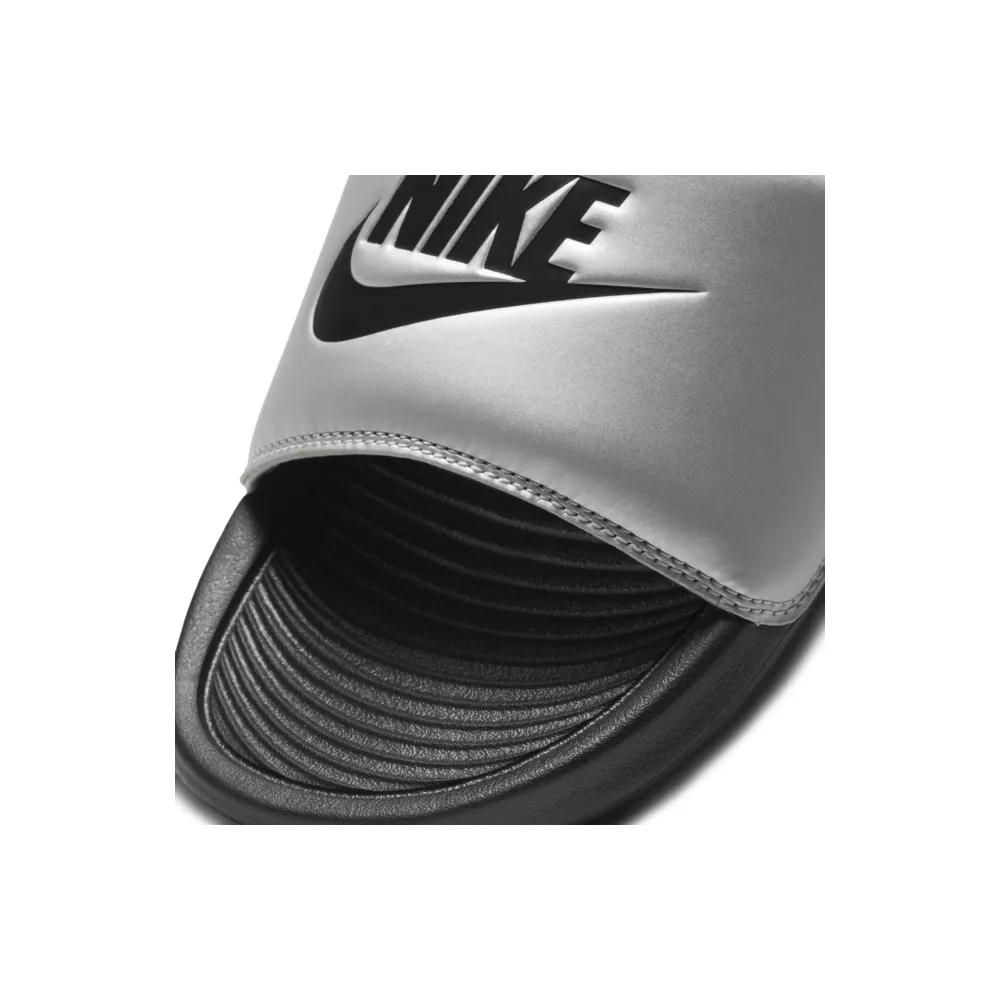Nike Victori One CN9677-006 / schwarz