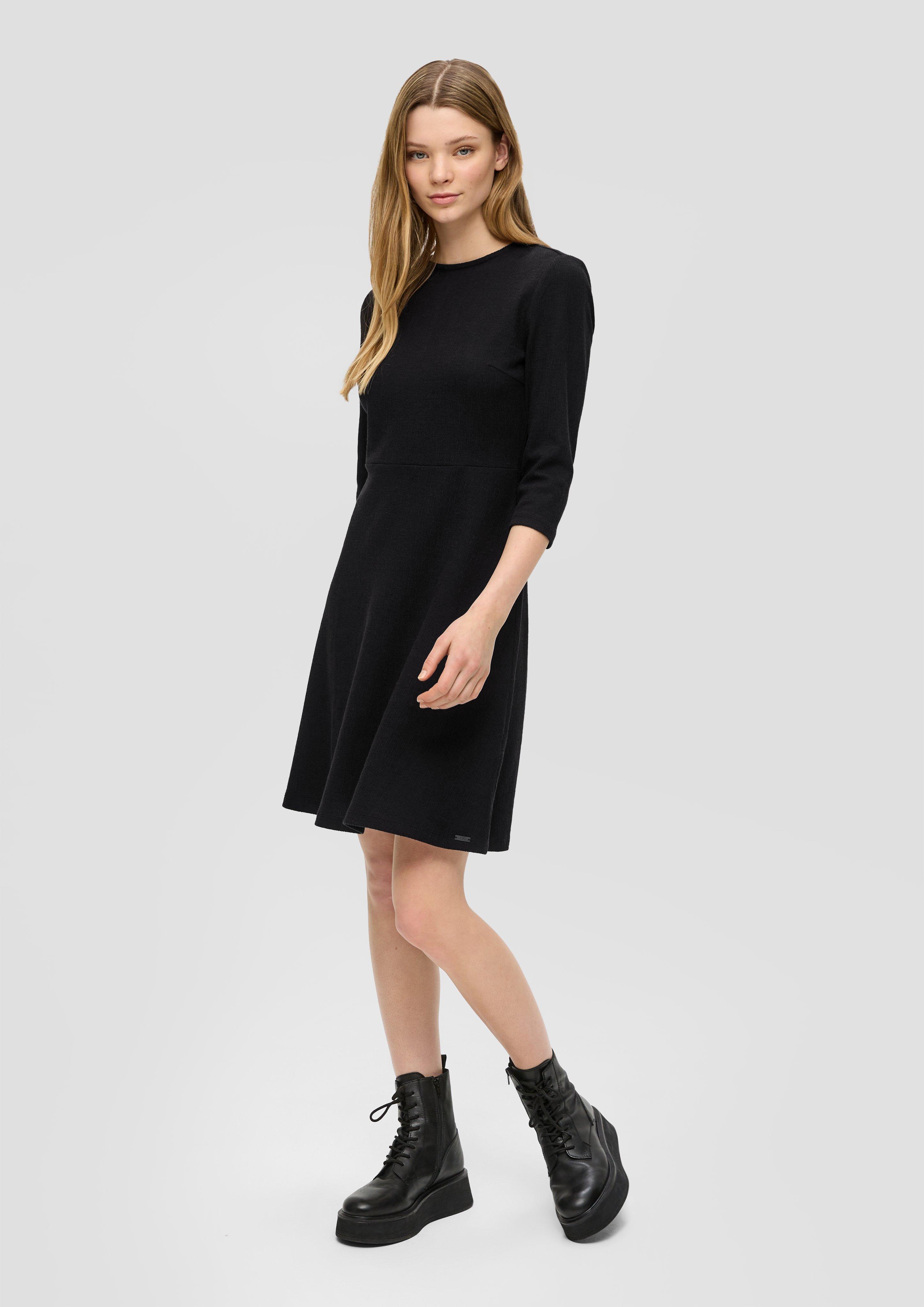 Kleid mit Knopfdetail am Rücken  2140623-9999