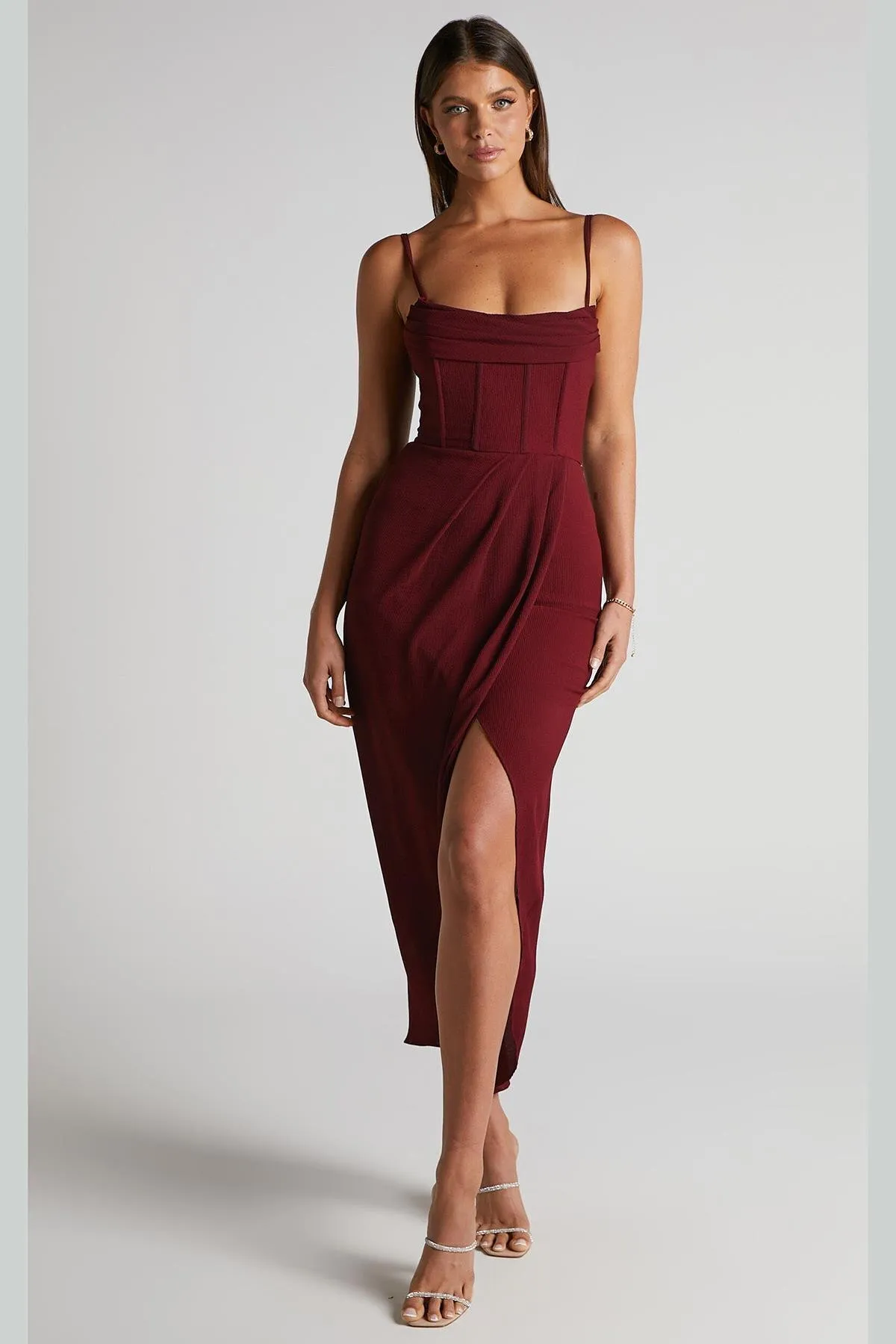 Madmext  Burgunderrotes Degaje-Kleid mit Kragen und Trägern MG2022