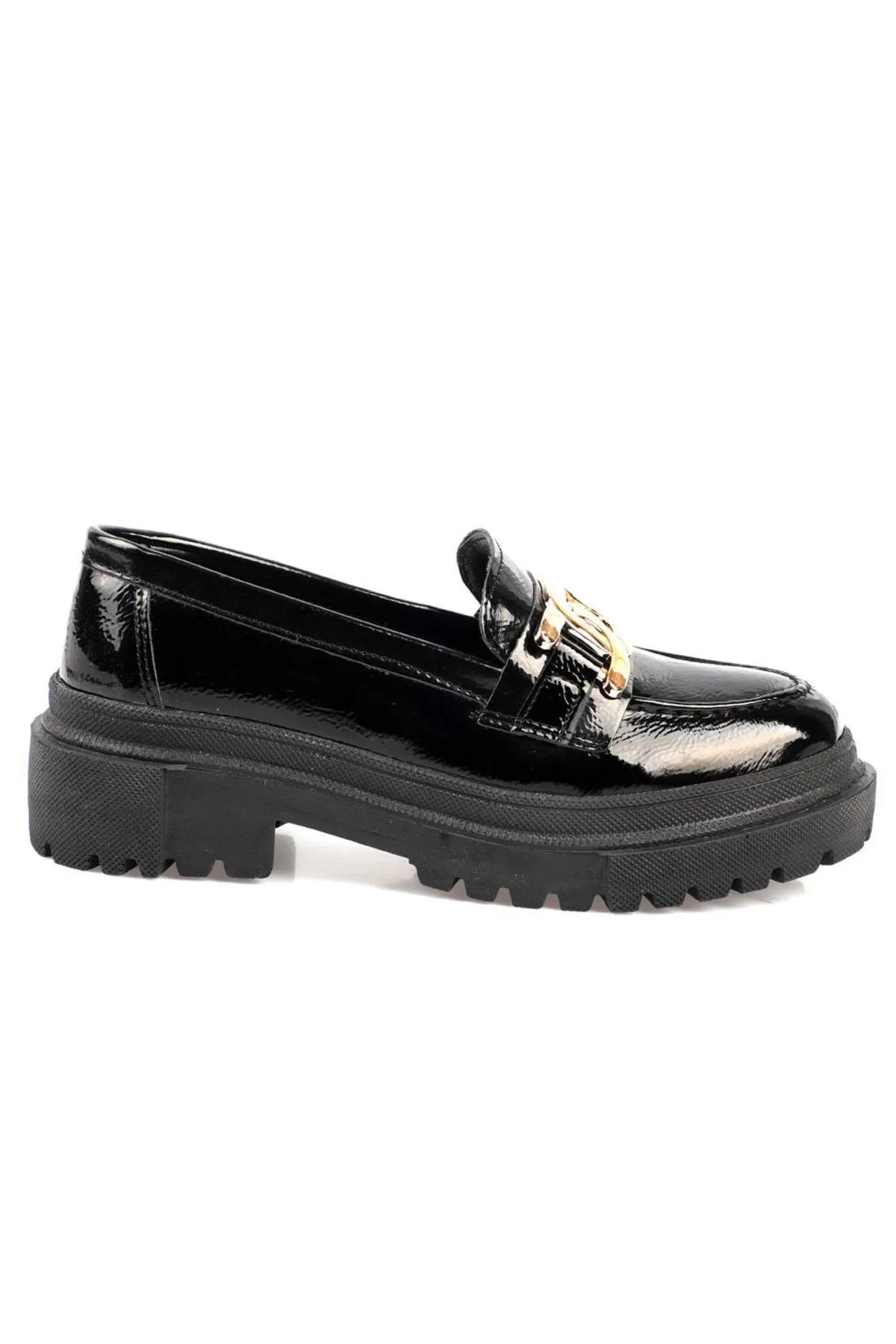 Capone Outfitters  Capone Damen-Loafer mit ovaler Zehenpartie, Metallzubehör, Trak-Sohle, faltiges Lackleder, Schwarz