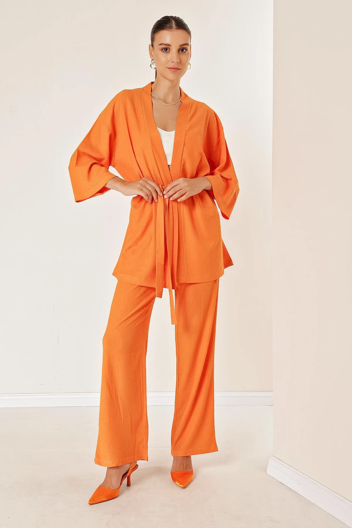 By Saygı  Faltiges Hosen- und Taschen-Kimono-Set in Orange