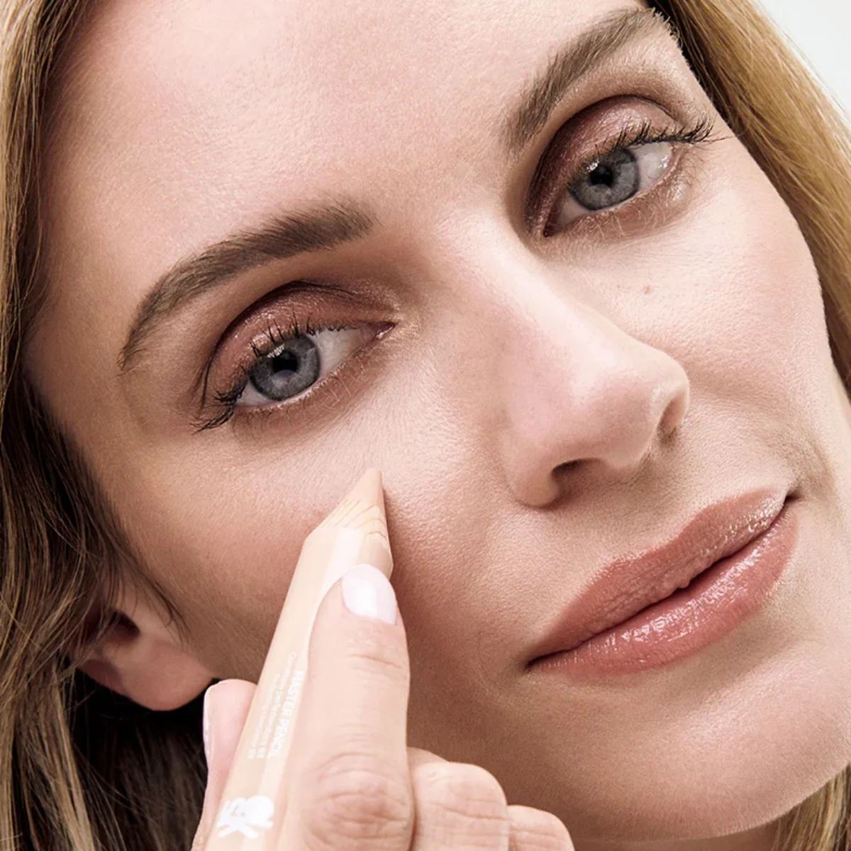 Creion facial Master - Corector