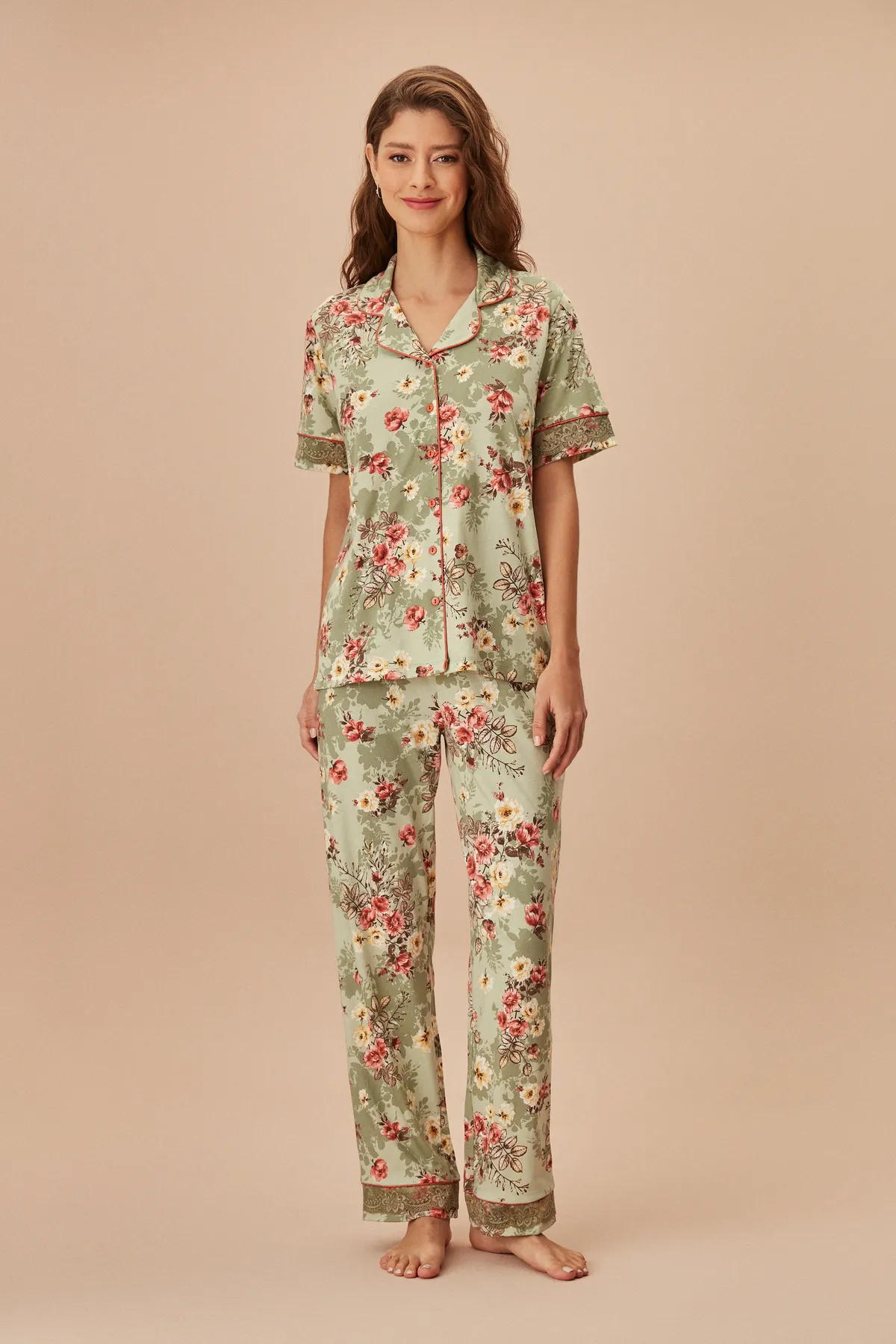 SUWEN  Grünes, maskulines Pyjama-Set mit Rosen