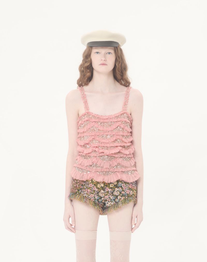 Broderet illusionstyltop