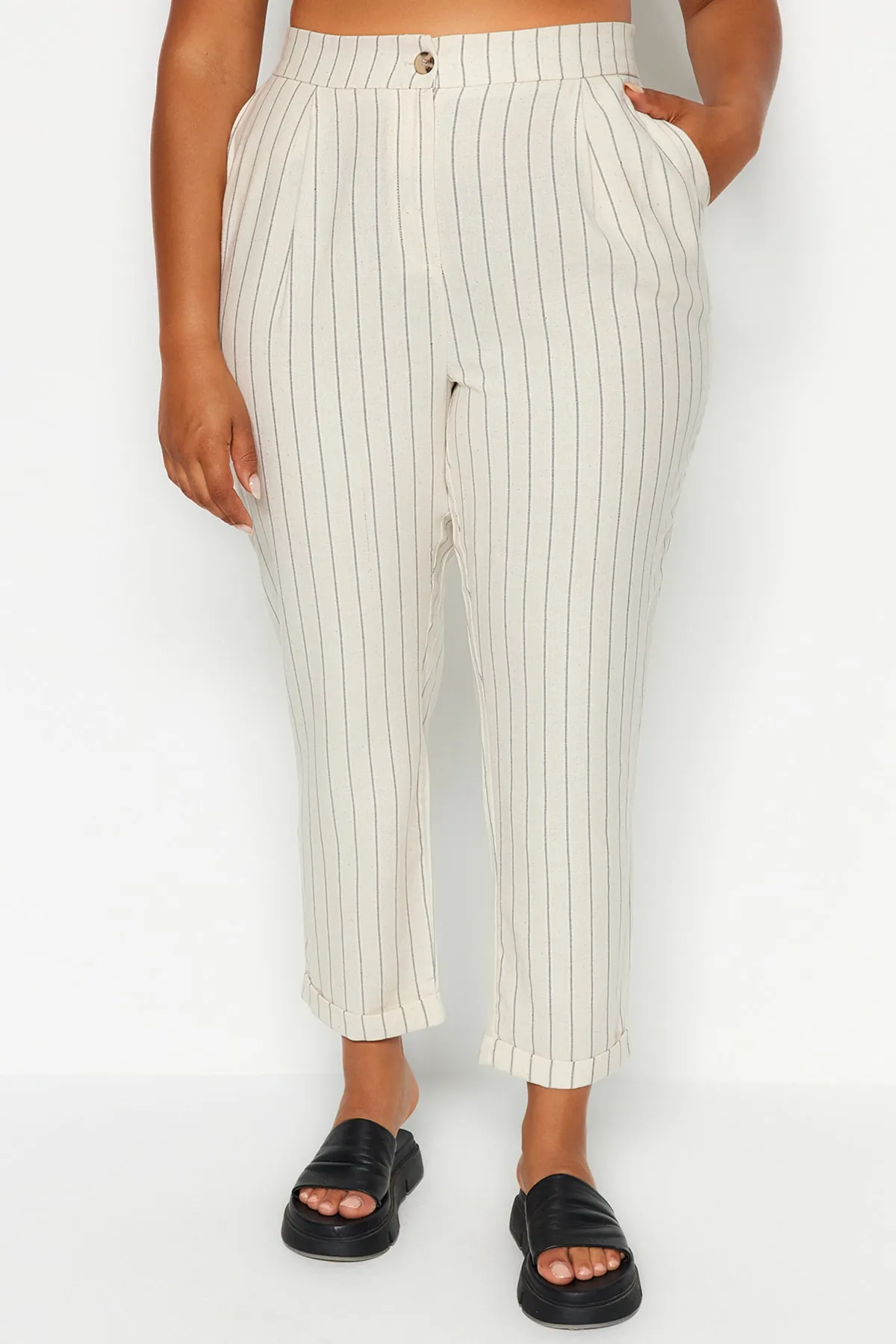 Trendyol Curve  Beigefarbene, gestreifte Webhose in Leinenoptik TBBSS23AR00039