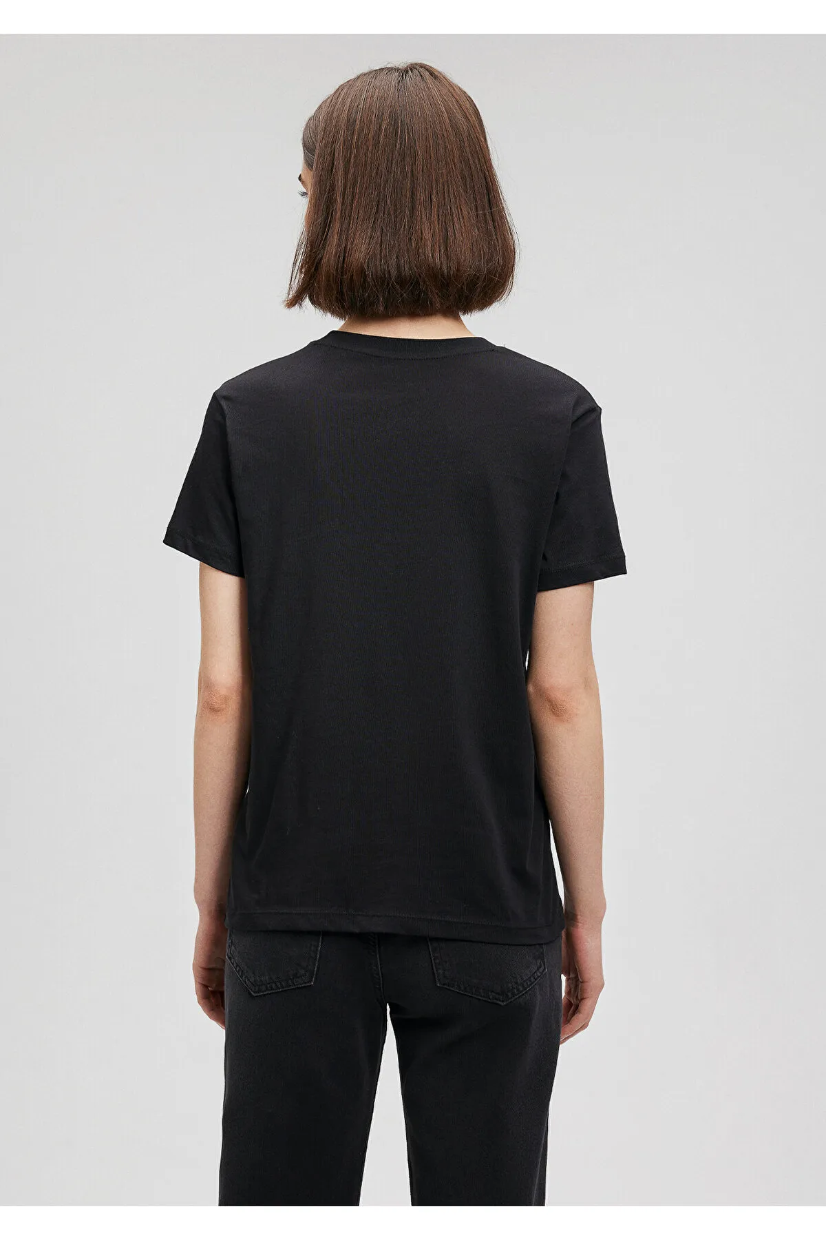 Mavi  Schwarzes T-Shirt mit Logo-Print, reguläre Passform / normaler Schnitt 1601185-900