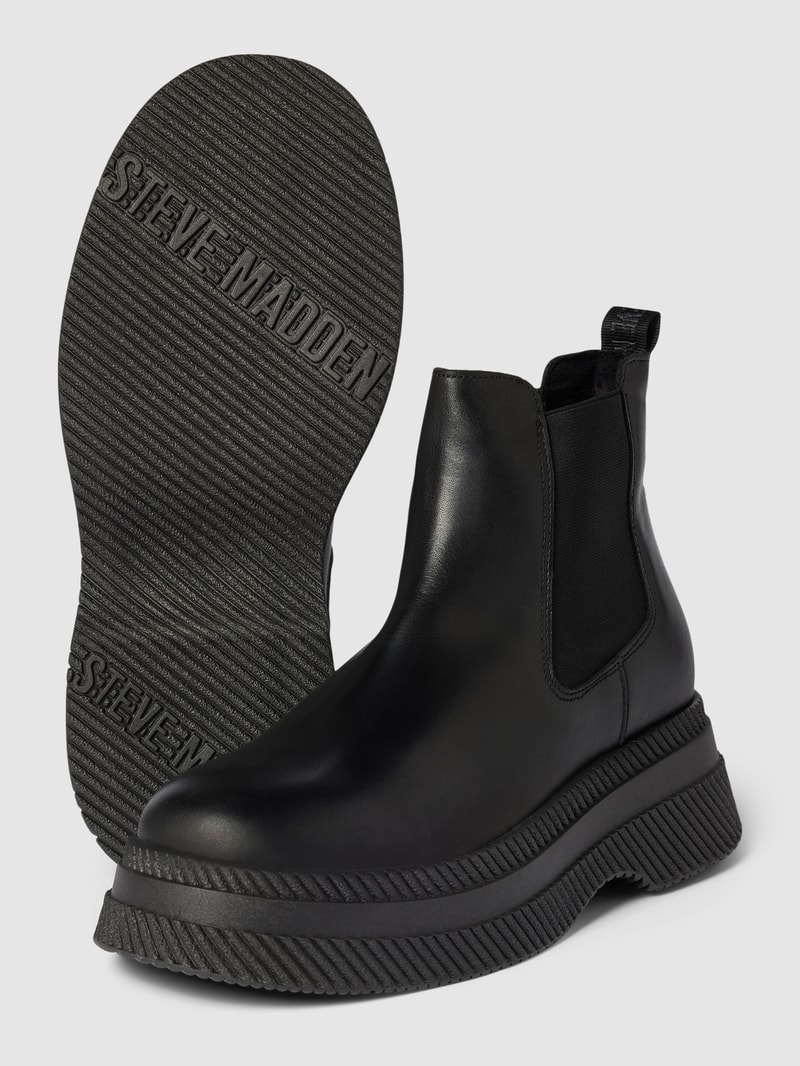 Chelsea Boots mit Label-Detail Modell 'GENIVA' in schwarz