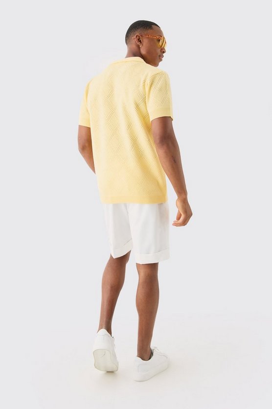 Gelbes Poloshirt mit Naht