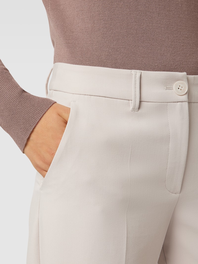 Stoffhose mit Bügelfalten in sand