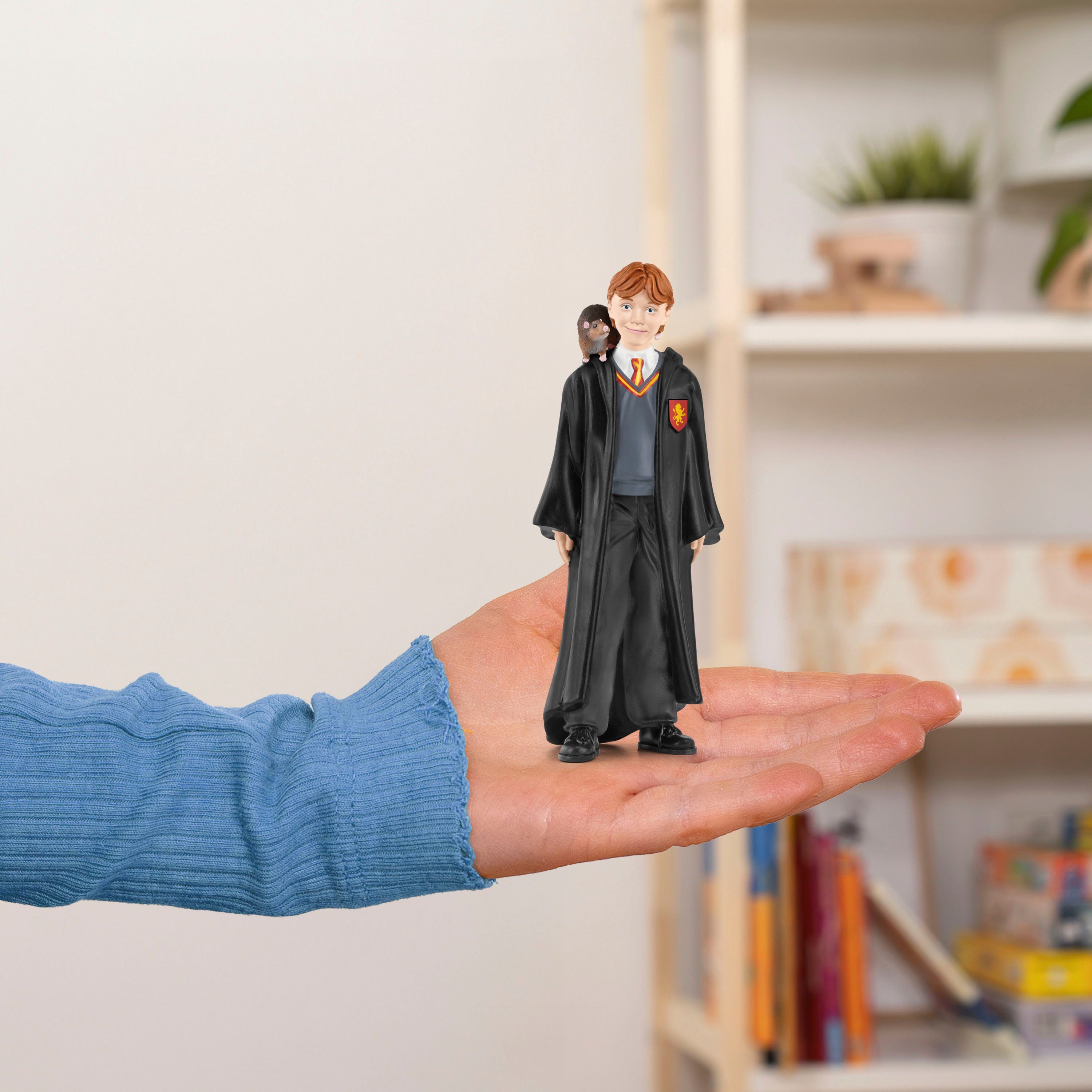 Schleich® Spielfigur WIZARDING WORLD, Harry Potter™, Ron Weasley & Krätze (42634), Made in Europe