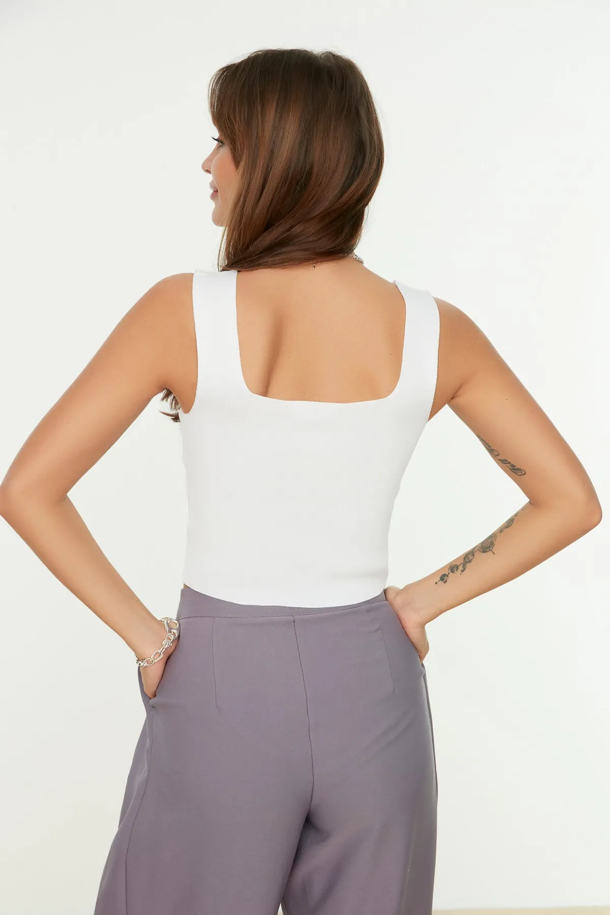 Trendyol Collection  Ecrufarbene Bluse mit dicken Trägern