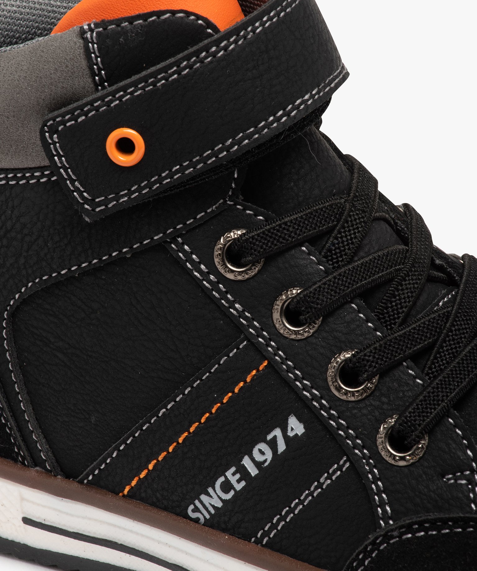 Basket mid-cut fermeture scratch avec surpiqres Garçon noir | GEMO