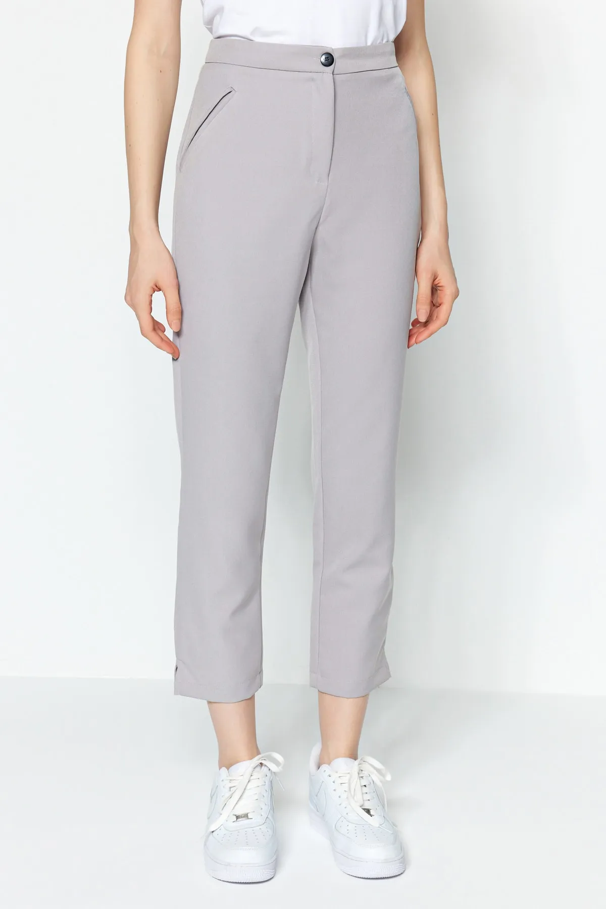 Trendyol Collection  Graue, knöchellange, gewebte Hose mit hoher Taille TWOSS23PL00054