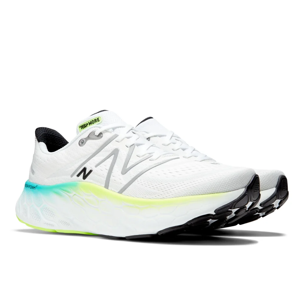 New Balance Fresh Foam X More v4 MMORWT4 / weiss